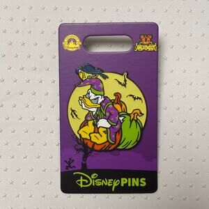 Disney Parks 2024 Donald Duck Sitting on a Pumpkin Halloween Pin